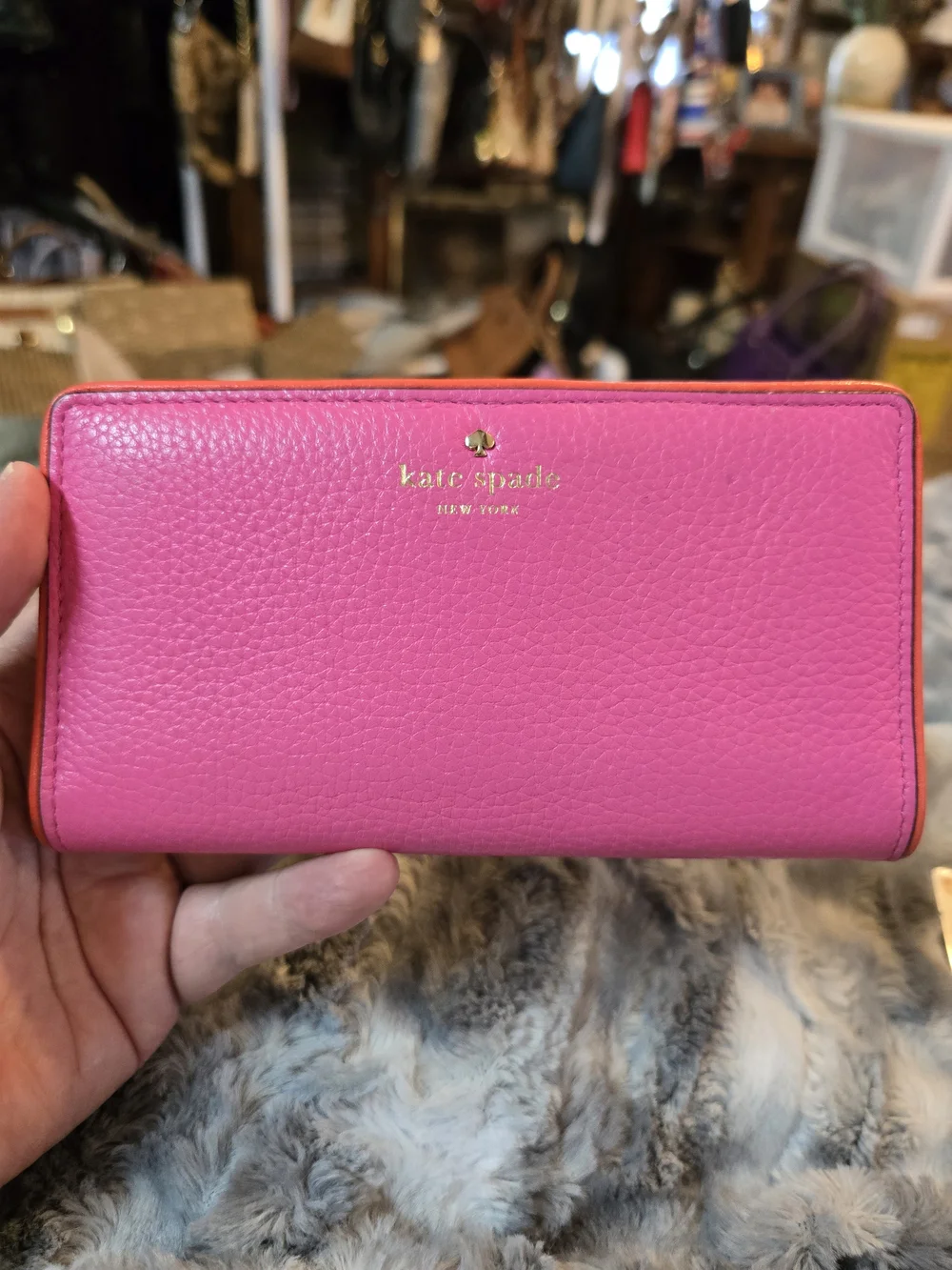 kate spade EUC Hot Pink Pebbled Leather Zip Wallet with Gold Logo 6.75 X 3.75